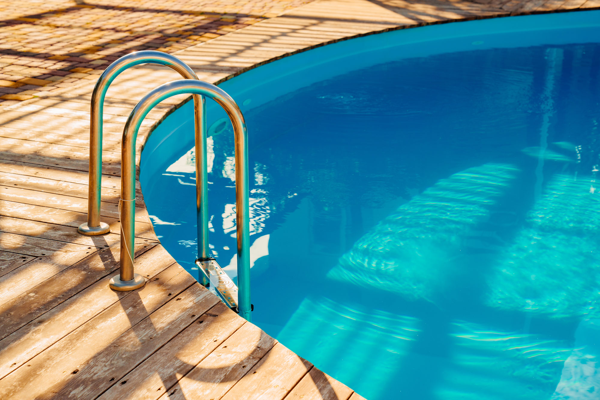 Customized Pool: Must-Have Safety Features for Families